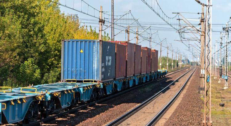 Intermodális flottával erősít a logisztikai óriás