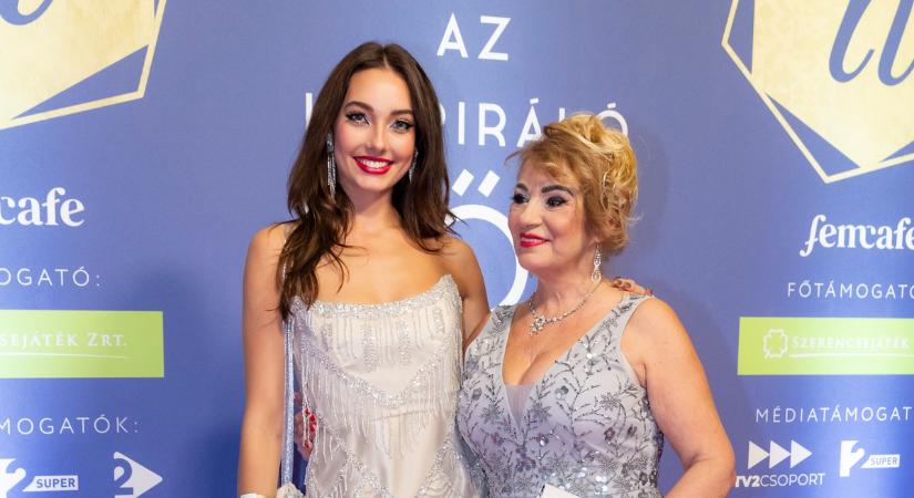 Luxusjachtról nézte a naplementét Kiszel Tünde és Hunyadi Donatella