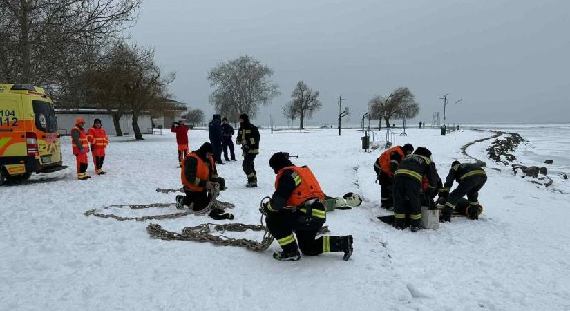 Beszakadt a Balaton jege! Extrém körülmények között dolgoztak a mentők s a tűzoltók