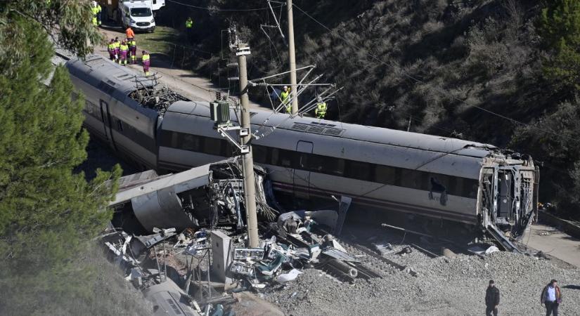 Újabb holttestet találtak a spanyolországi vasúti szerencsétlenség helyszínén