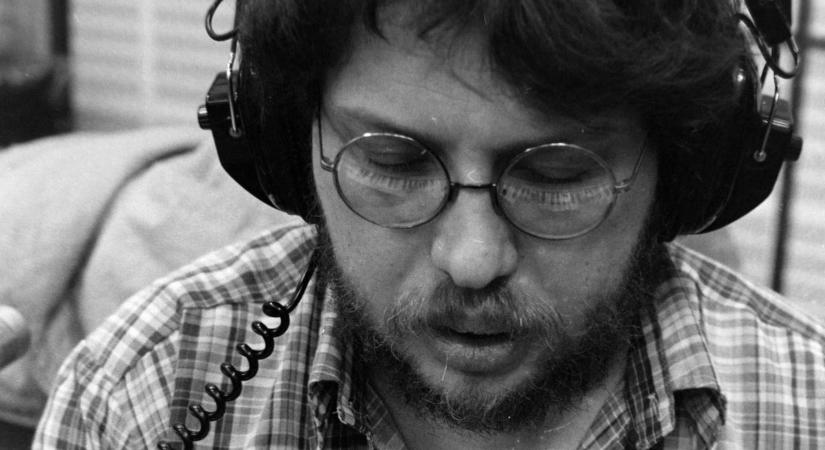 Retró kvíz: emlékszel, ki énekli ezeket az ikonikus magyar slágereket?