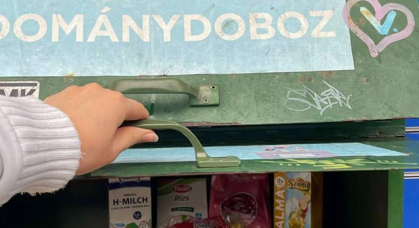 Ezért tűnt el az adománydoboz a Katona térről