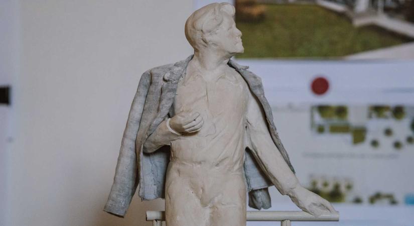 Kihirdették a marosvásárhelyi Sütő András-szobor ötletpályázatának eredményét