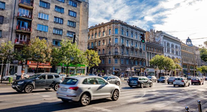 Fókuszban a gyalogosok és a rolleresek – megjelent az új KRESZ, itt vannak a részletek!