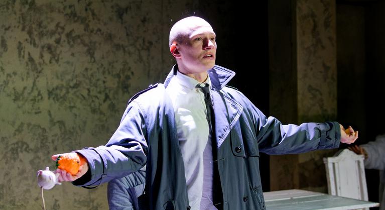 A francia szerző pontosabban ír a készülő tragédiáról, mint egy pszichológus