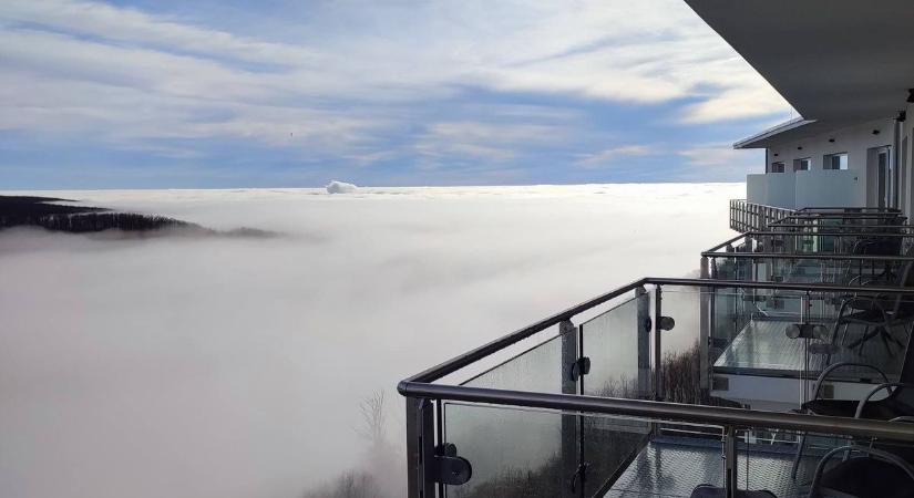 Hevesbe szöktek a szerelmesek! Nem hiszed el, ki pihen a híres hotelben, itt vannak a forró képek