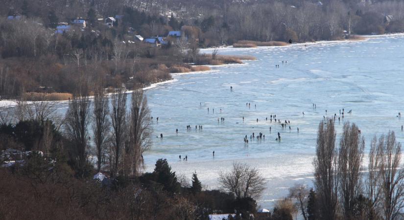 Jégpályák a strandokon – adaptív újrahasznosítás a szezonon túl