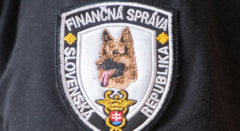 A pénzügyőrség 98 épületét kutatták át a bombafenyegetés miatt