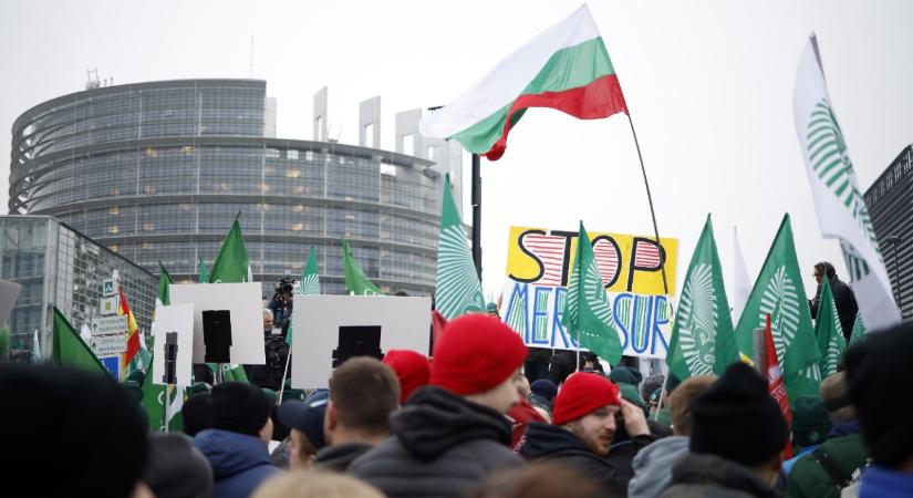 Orbán Viktor videón üzent, Magyar Pétert felkérdezték a strasbourgi gazdatüntetésen