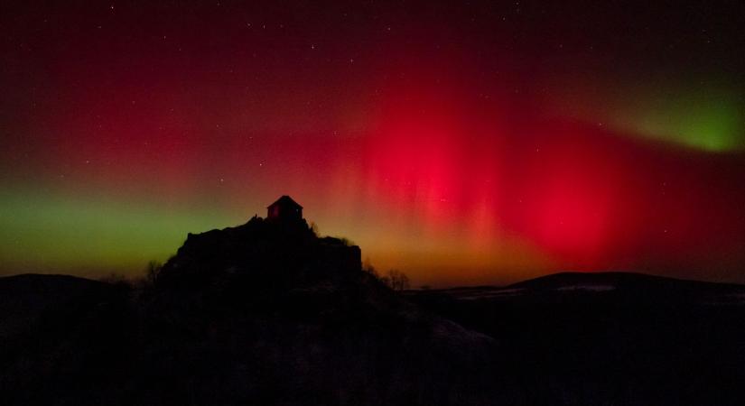 Nem mindennapi természeti jelenség Magyarországon: táncolt a sarki fény a Balaton felett (VIDEÓ)