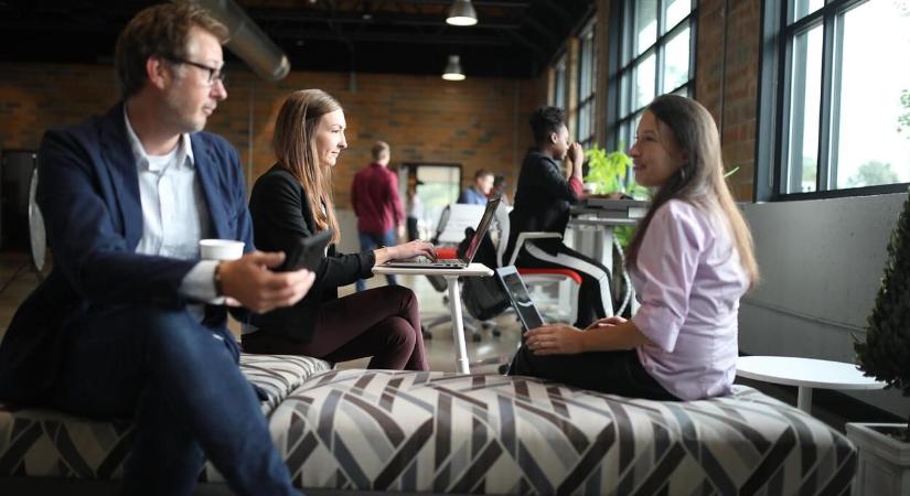 Munkahelyi szerelem: hogyan éld túl?