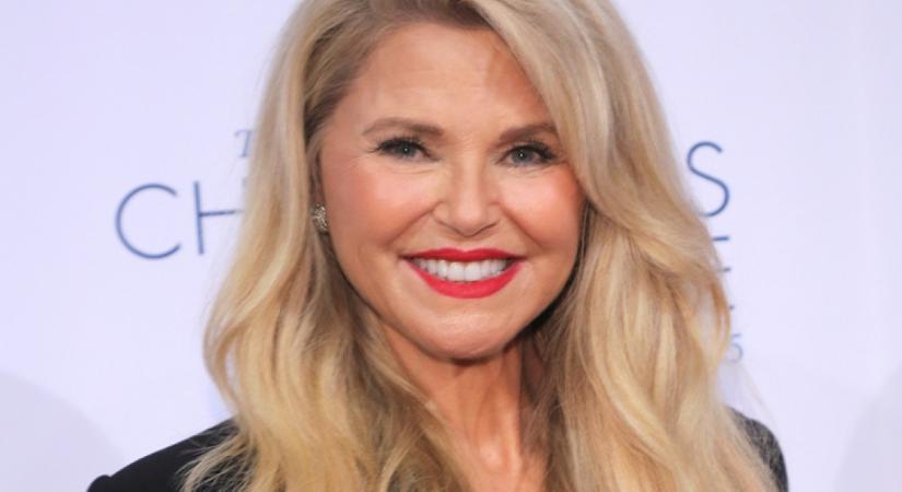 Leesett az állunk: a 80-as évek álomnője 71 évesen bikiniben mutatta meg tökéletes alakját