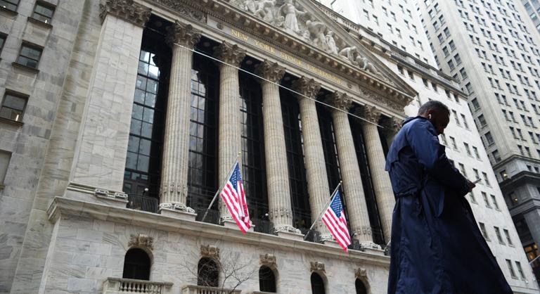 Donald Trump megfenyegette a fél világot, azonnal elkezdett esni a tőzsde Amerikában