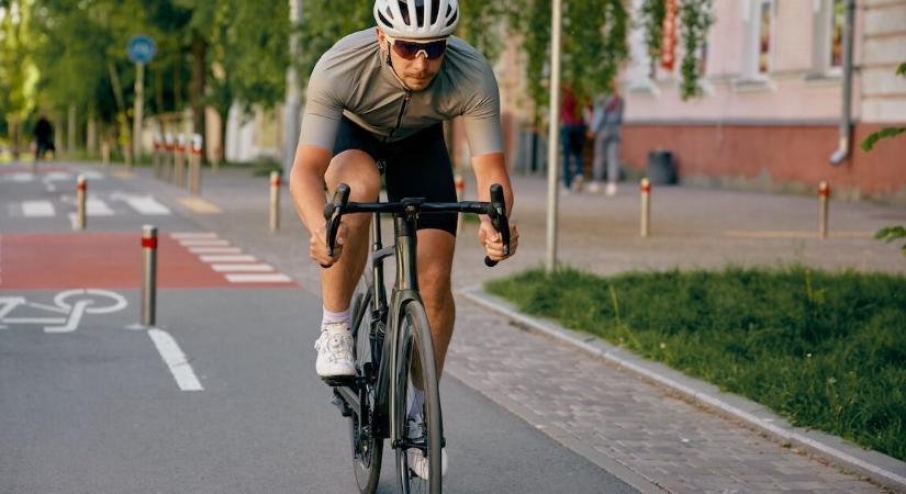 Történelmi áttörésről beszél a Magyar Kerékpársport Szövetség a KRESZ-módosítás kapcsán