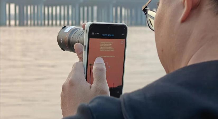 Méretes telekonverter az Oppo Find X9 Ultra hátán