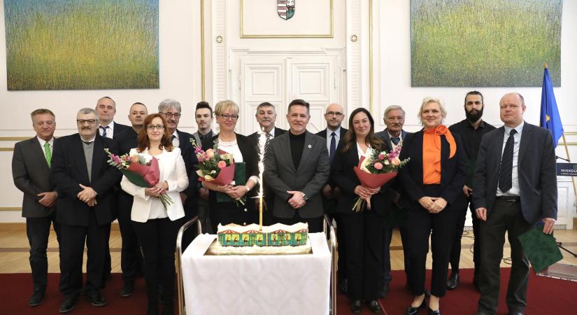 Köszönet a miskolci adventi villamos megalkotóinak