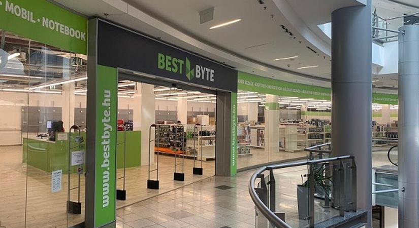 A csőd széléről táncolna vissza a nagymúltú műszaki kereskedő cég