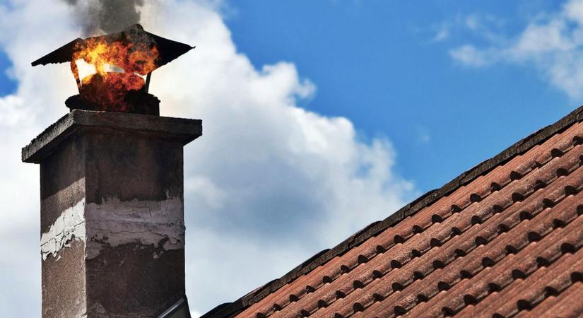 Kátrány égett – magasból mentőre is szükség volt a zalai tűzesetnél