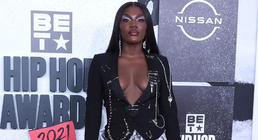 Ha valaki annyira dögös, hogy az már pusztító, az Doechii, az amerikai rap-énekesnő