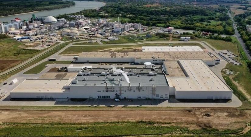 Norvégiából hazahozott magyar profitból épül gyár Dunaföldváron: 71 milliárdos beruházást jelentett be Szijjártó Péter