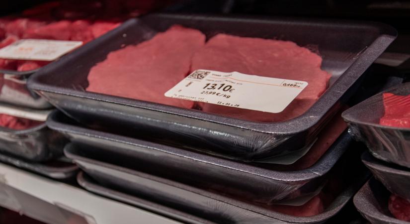 Újrahasznosított műanyagtálcákat vezetett be hústermékei számára a Colruyt Belgiumban