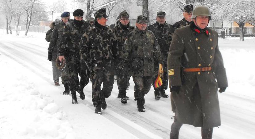 Menettel és koszorúzással idézik fel a doni hősök emlékét