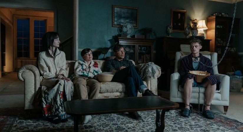 Elszabadulnak a kertvárosi borzalmak a Heel előzetesében