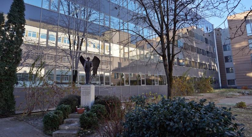 Facebook-hirdetésben keres orvosokat a zalai kórház