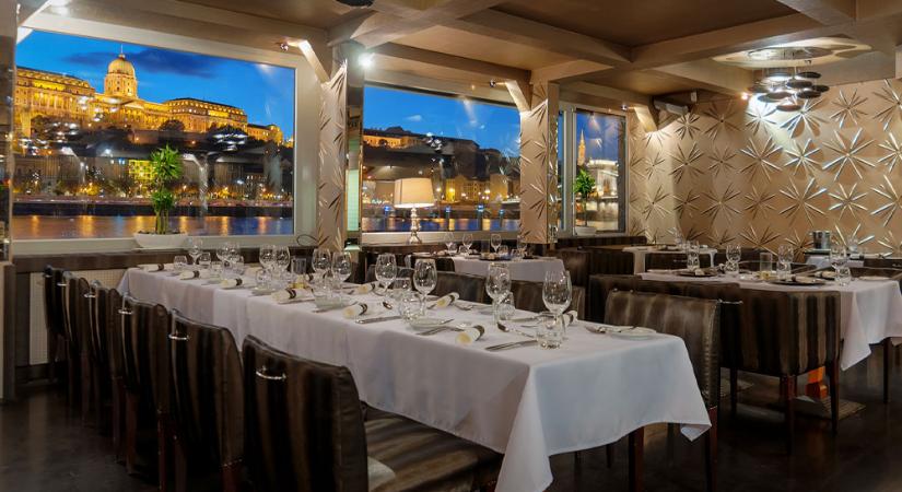 Jó hír! A szervízdíj és a borravaló mellé 100 millárd közpénzt is kapnak az éttermek, a kormány tavaly a kocsmáknak osztogatta az adófizetők forintjait