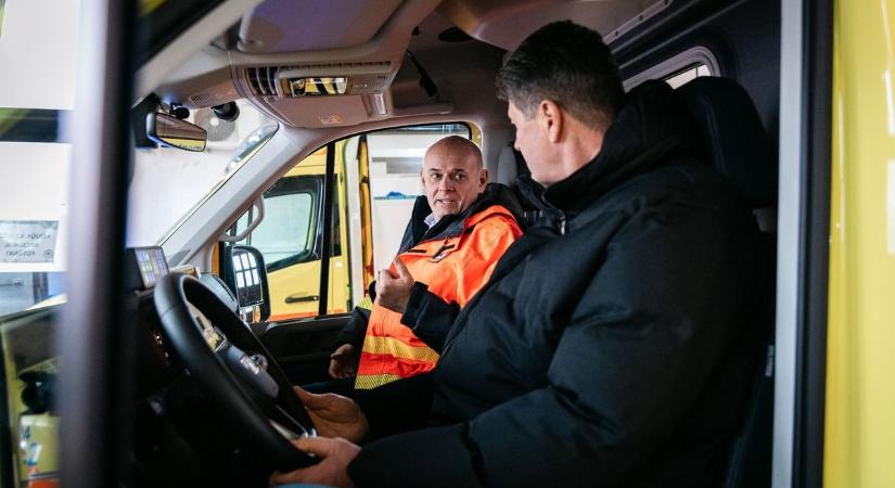 Közel 200 milliós erősítés a mentőknél: új járművek álltak szolgálatba Szegeden