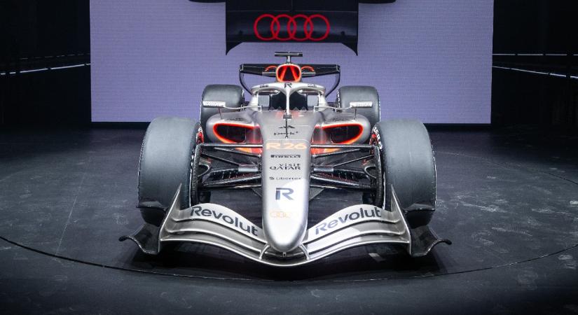 Szürke és lávavörös – bemutatta F1-es gépét az Audi – képek