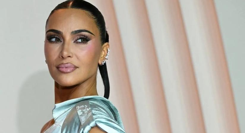 Ez már pornó! Kim Kardashian ekkorát ritkán villant