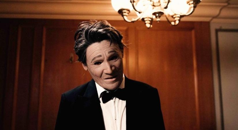 Azelőtt sztárrá váltak, hogy egyetlen dalt is kiadtak volna – Budapesten koncertezik az elmúlt év legszürreálisabb sikertörténete