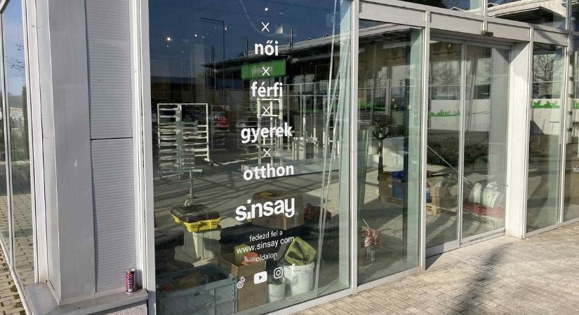 Új divatmárka jön Pápára – Mutatjuk, mikor nyit az üzlet