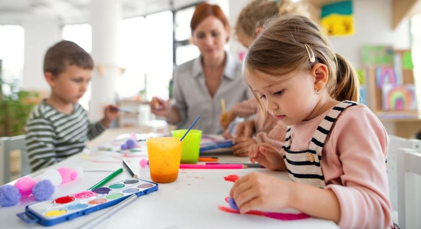 „Szégyen, ami Óbudán történik” – újra leszavazták az óvodák megmentését a baloldali képviselők