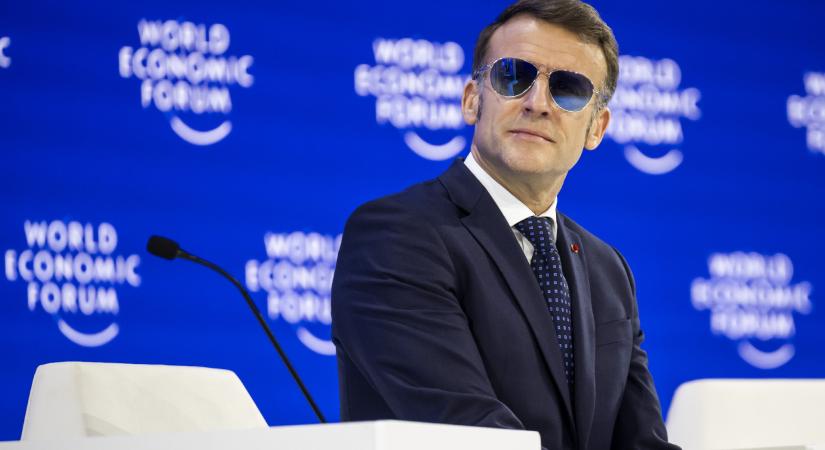 Nem engedünk a zaklatóknak – üzente Davosból Macron Trumpnak