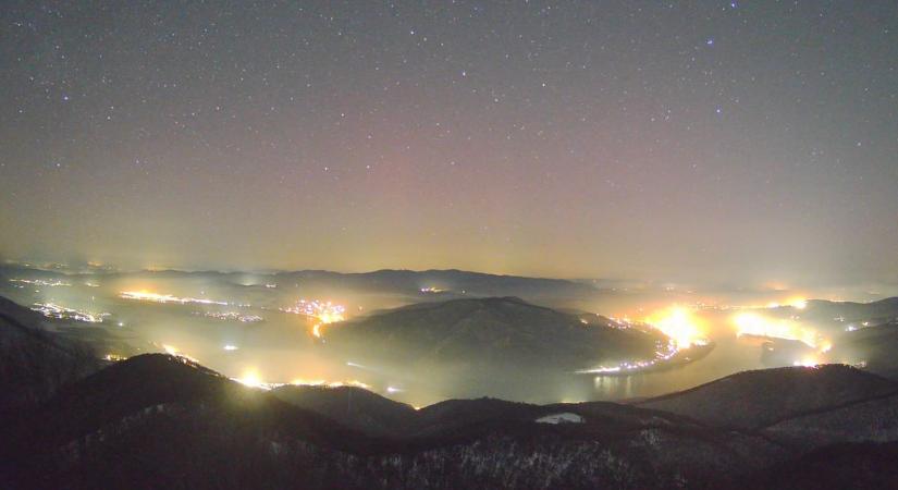 Ismét feltűnt az égi csoda: újra látható a sarki fény Magyarország felett