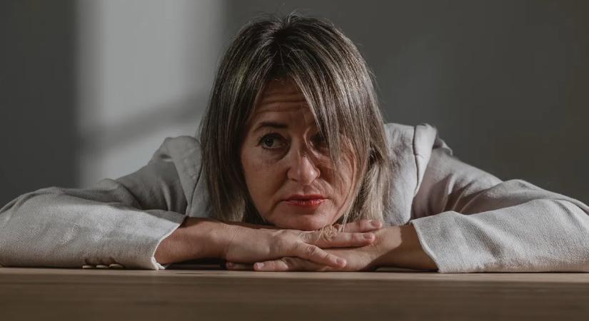 „Azt hittem a férfi, akivel online találkoztam életem szerelme – azóta kész rémálom az életem”