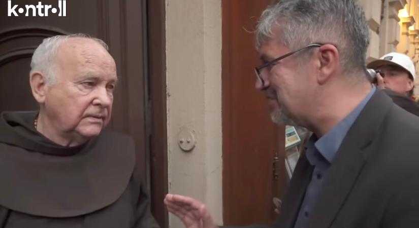 Beleharangoztak Hadházy Ákos tüntetésébe, feljelentették a templomot