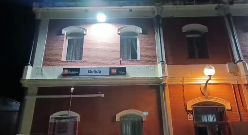 Újabb katasztrófa történt Spanyolországban, kisiklott egy vonat Barcelona közelében