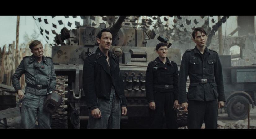 A Tigris: A sok páncélos és a kutya válogatás ezüstérmese (kritika)