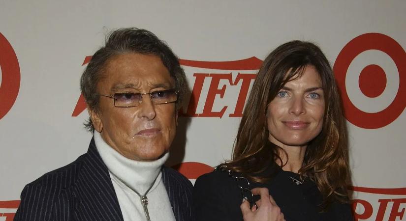 Macskaemberré operáltatta magát a legendás hollywoodi producer