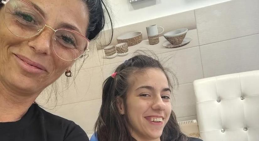 „Nincs meg mindene, mégis adni akar” – beteg kisfiún segít a bölcsőhalálból kétszer visszahozott Szintia