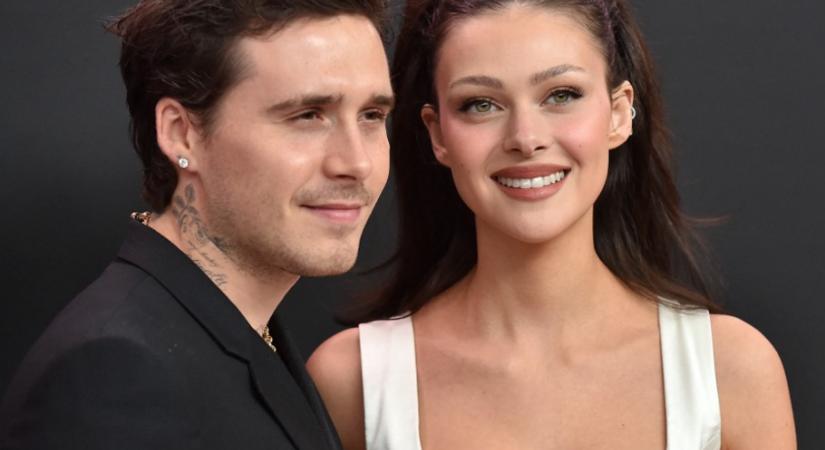 Miért működik ennyire jól Brooklyn Beckham és Nicola Peltz mid-century modern nappalija?