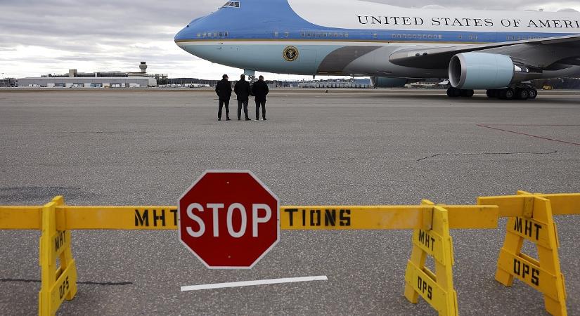 Riadó az Air Force One-on: félbeszakadt Trump útja Európába