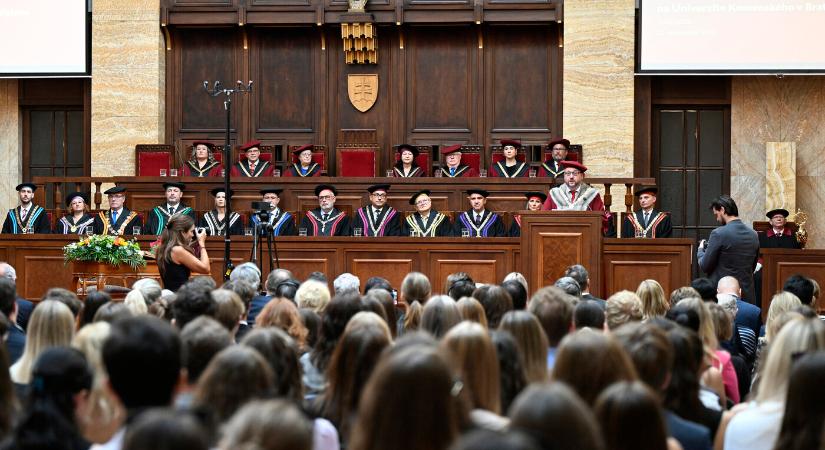 Mit ér manapság a diploma? A szakmai tapasztalat és a nyelvtudás fontosabb - mutatjuk a kezdőfizetéseket