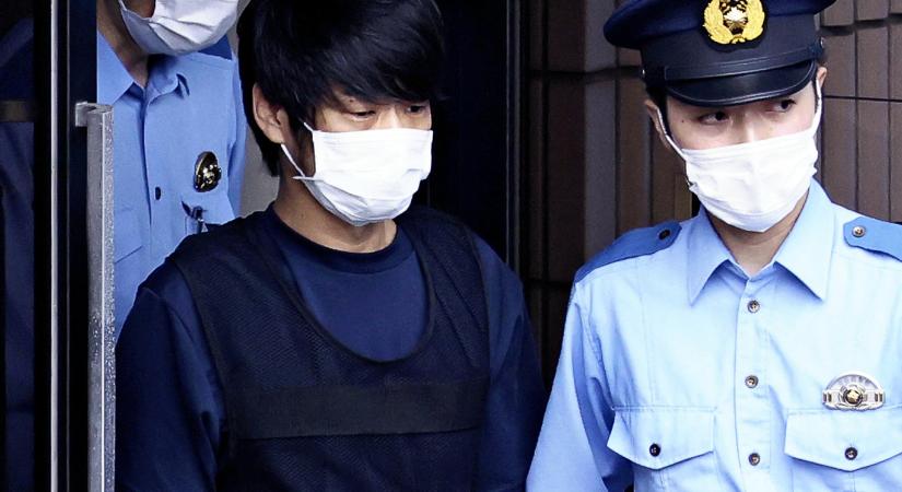 Életfogytiglani börtönbüntetésre ítélték a férfit, aki lelőtte Japán korábbi miniszterelnökét