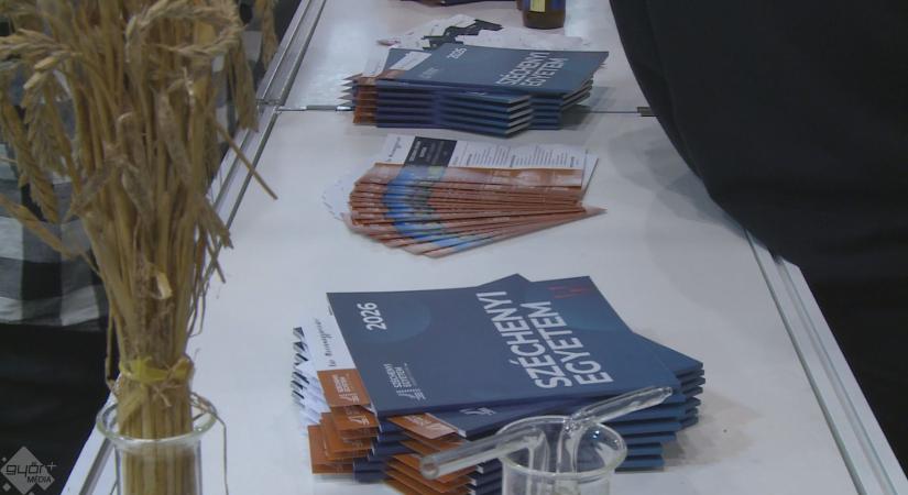 Nyitott Kapuk: telt ház a győri egyetemen