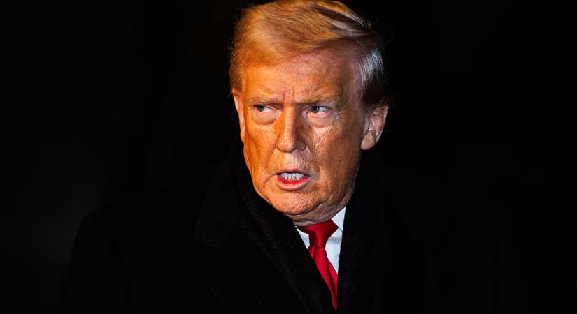 Visszafordították Trump gépét az óceán felett