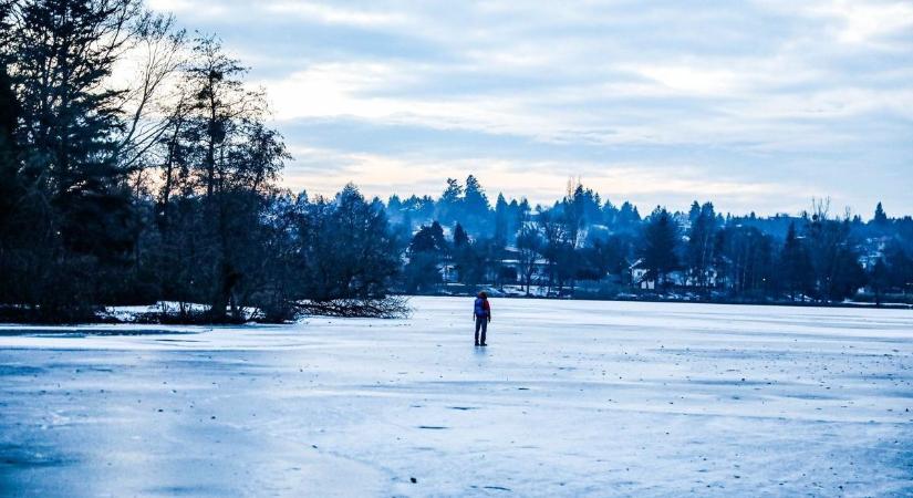 Ennyi büntetés jár, ha befagyott tó jegére mész Szombathelyen